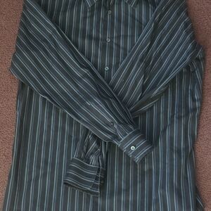 Axcess Men's Black and Gray Striped Shirt